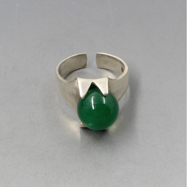 Silver store jade ring